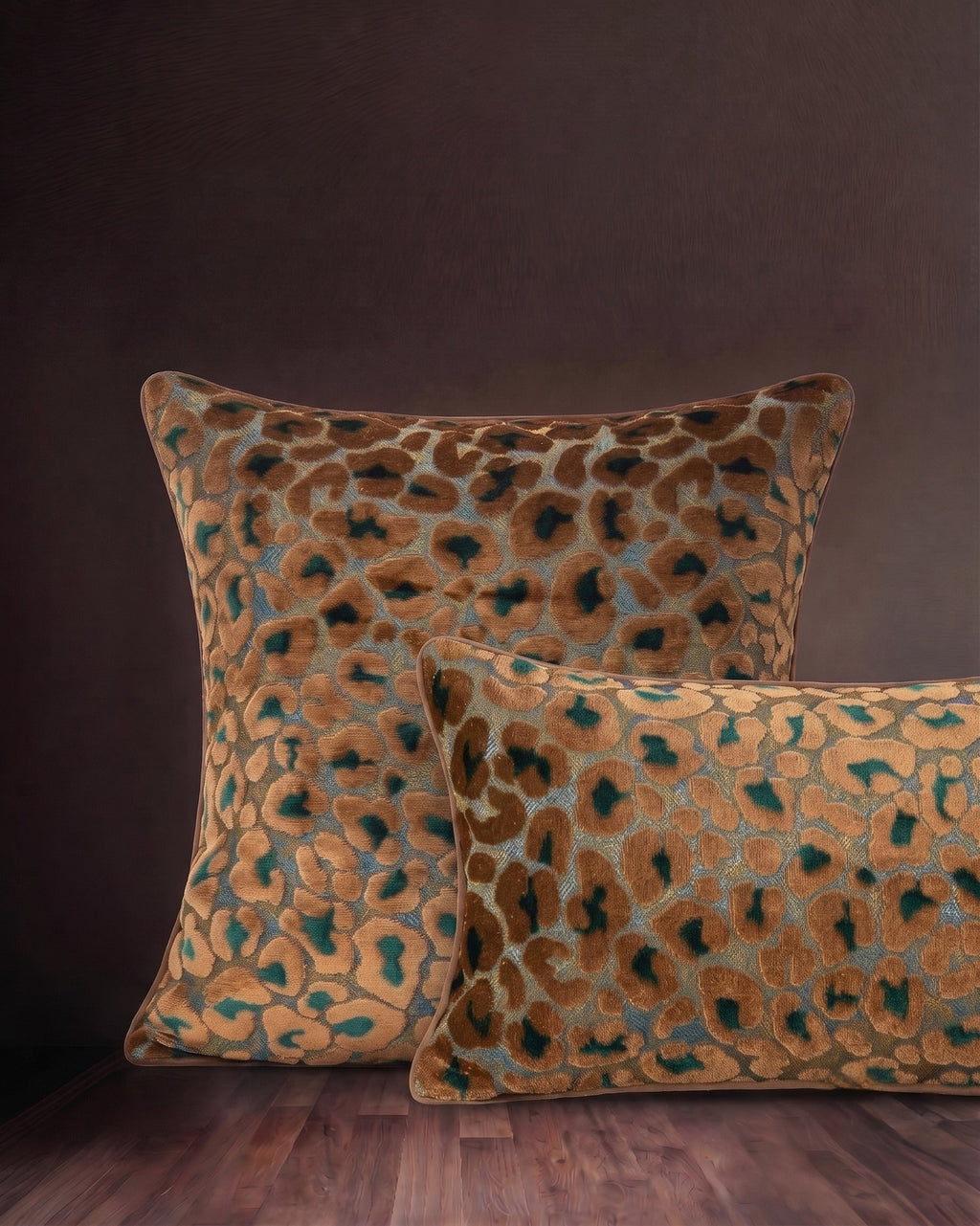 Le coussin Serengeti en velours coupé saphir