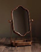Miroir de courtoisie de table en bronze antique Evangeline avec plateau de rangement intégré