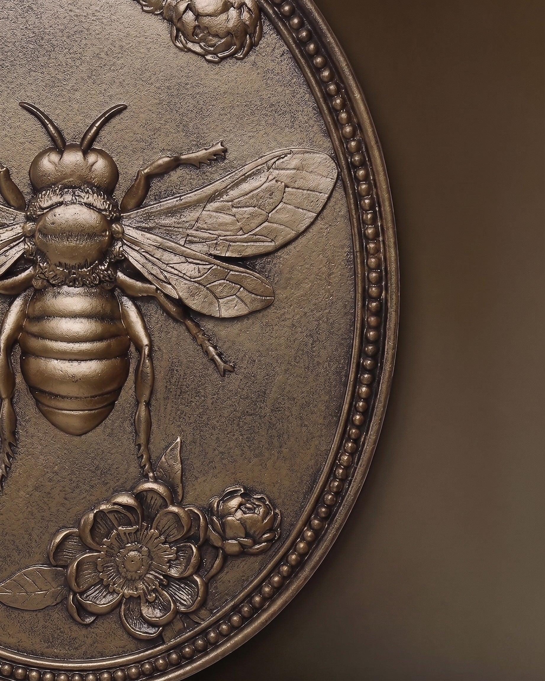 La Reine des Abeilles Plaque Murale Ovale Médaillon Style Vintage