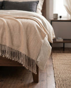 Plaid en soie frangée Cascata – Dune naturelle