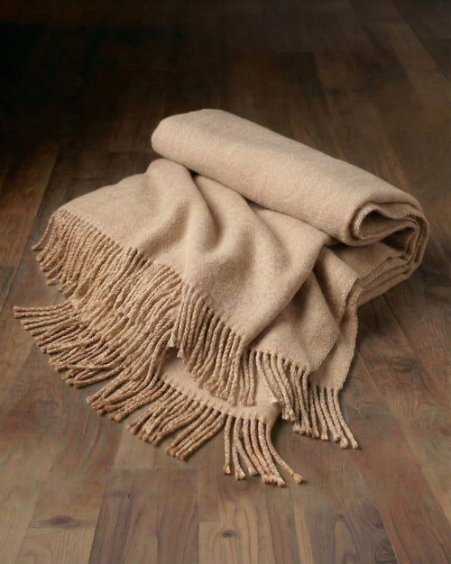 Plaid en soie frangée Cascata – Dune naturelle