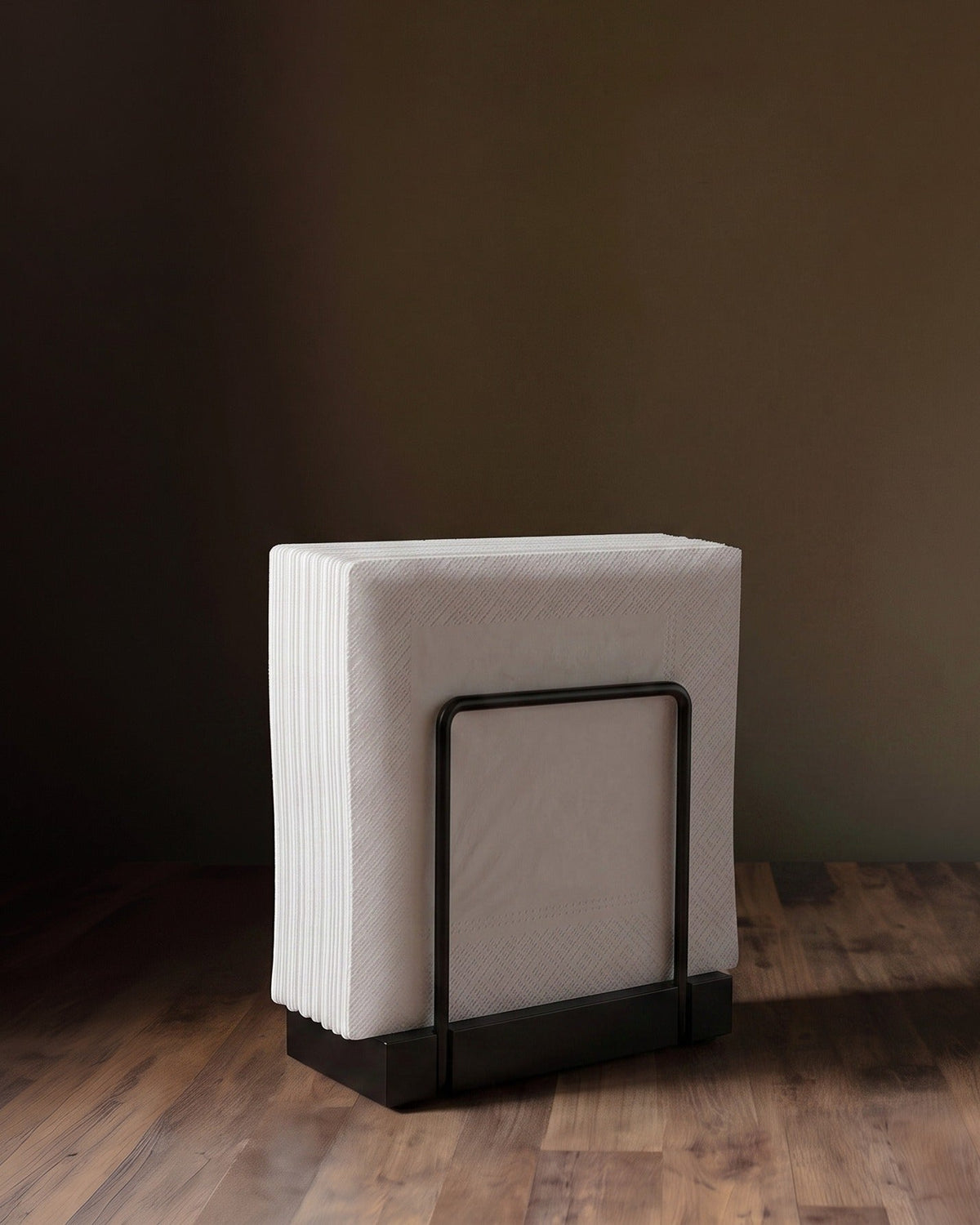Porte-serviettes Kanso minimaliste en fil de fer et chêne
