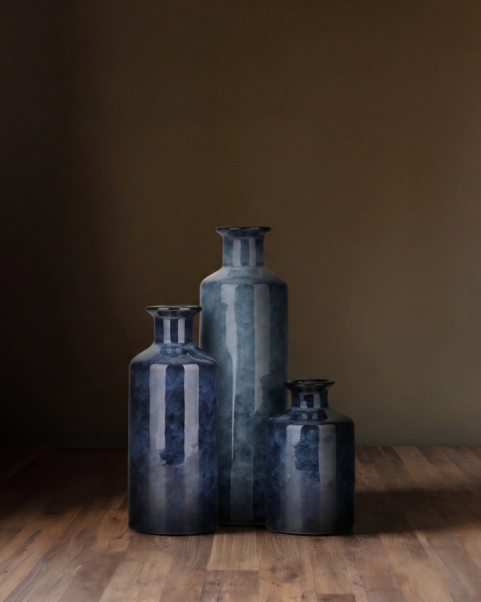 Les vases en céramique Indigo Horizon