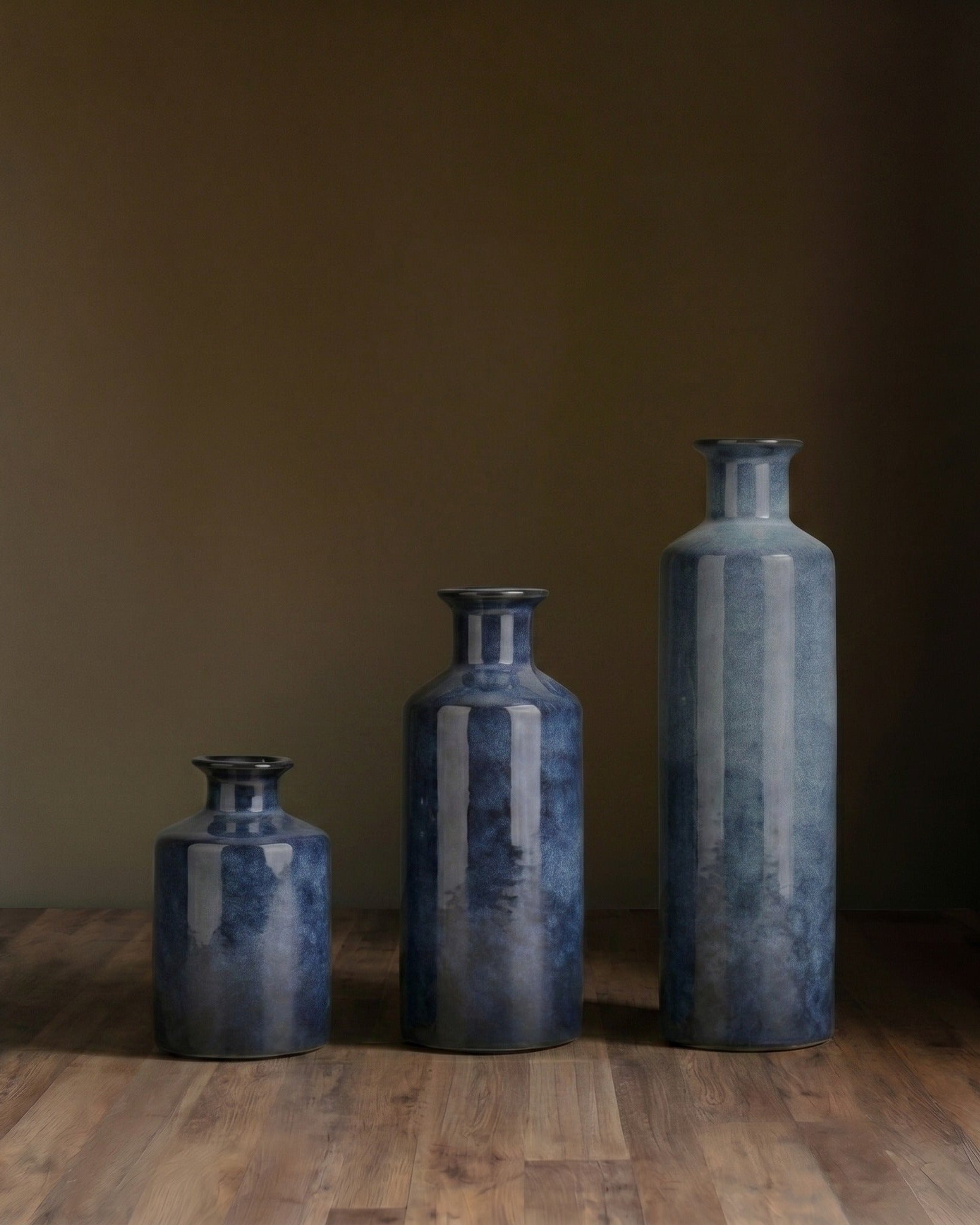 Les vases en céramique Indigo Horizon