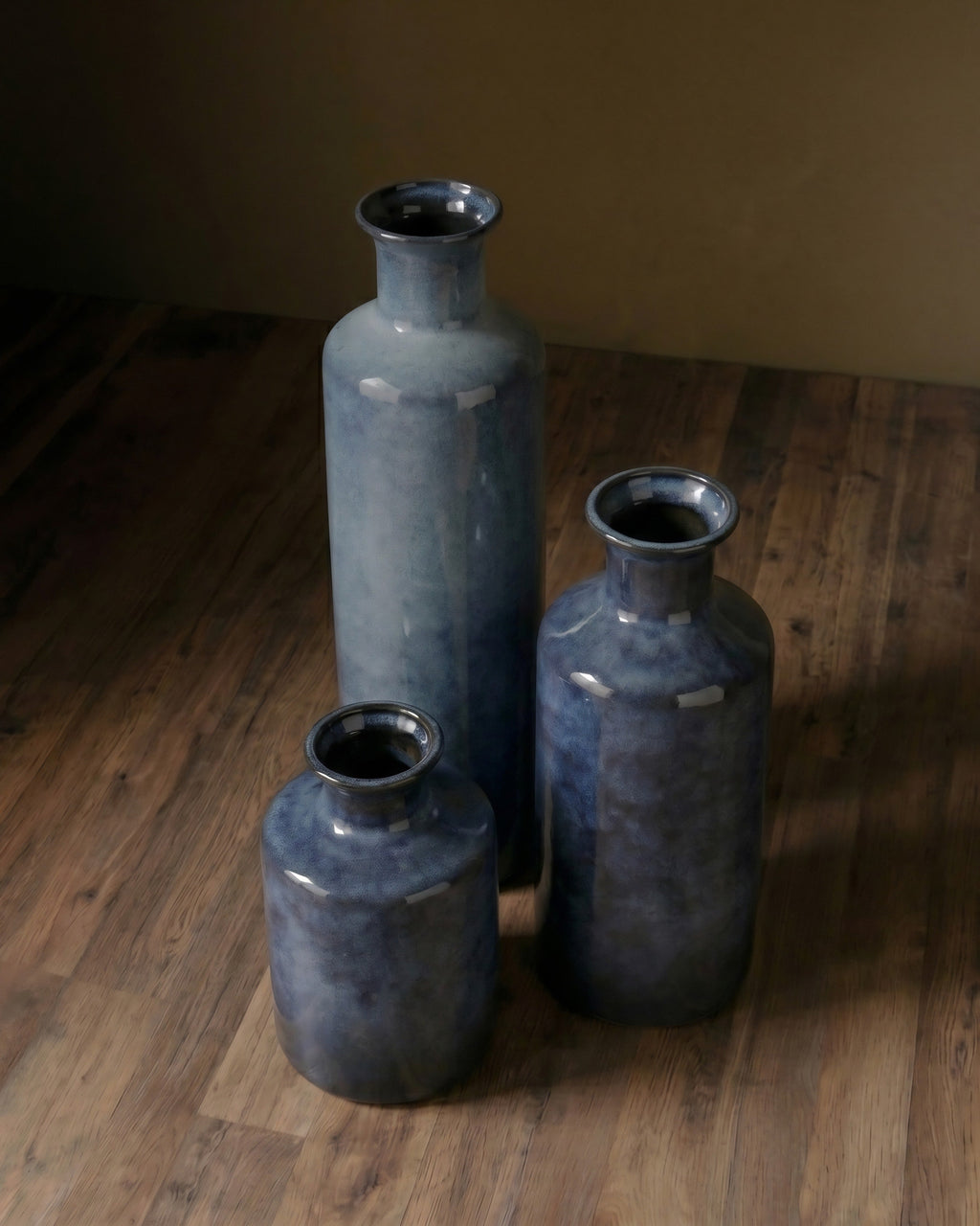 Les vases en céramique Indigo Horizon