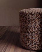 Pouf Monti en velours ciselé