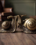 Trio de figurines d'escargots en laiton vieilli artisanal