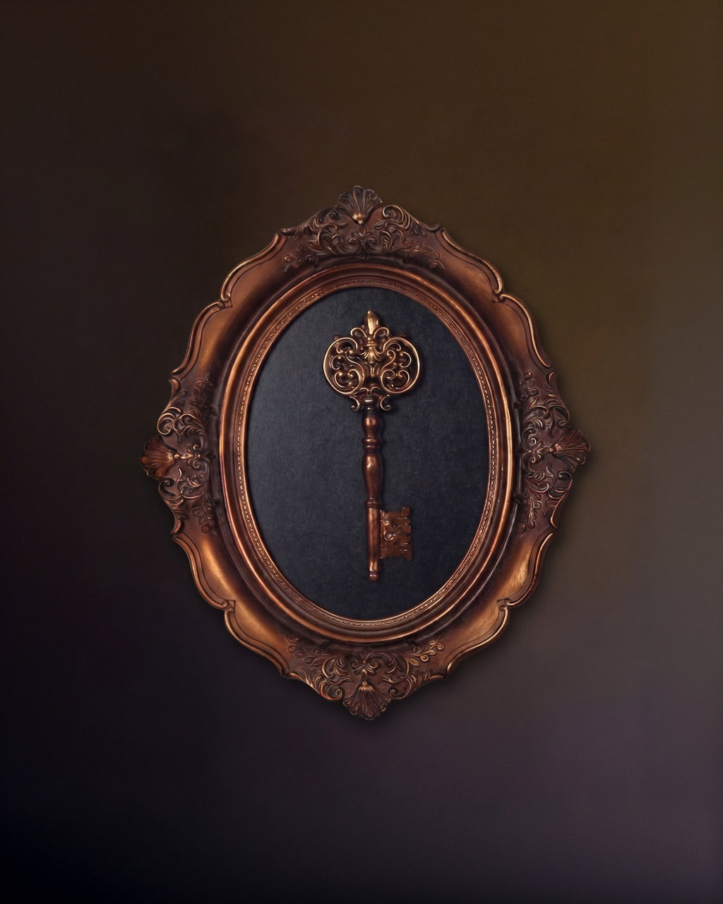 La sculpture murale vintage embossée The Curated Key