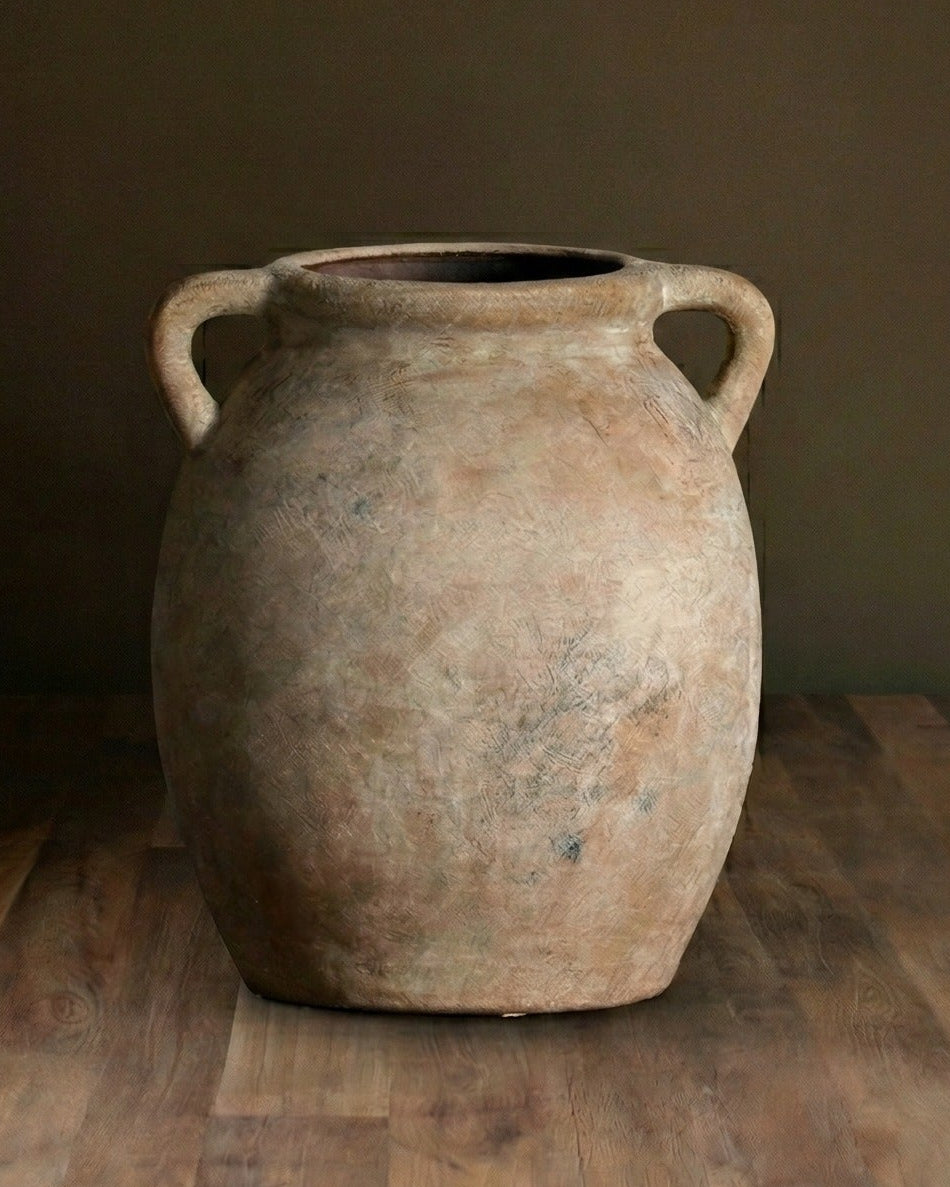 Le vase amphore en terre cuite patinée Artisan