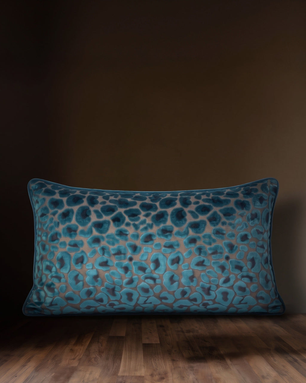 Coussin Serengeti en velours coupé saphir Royalty