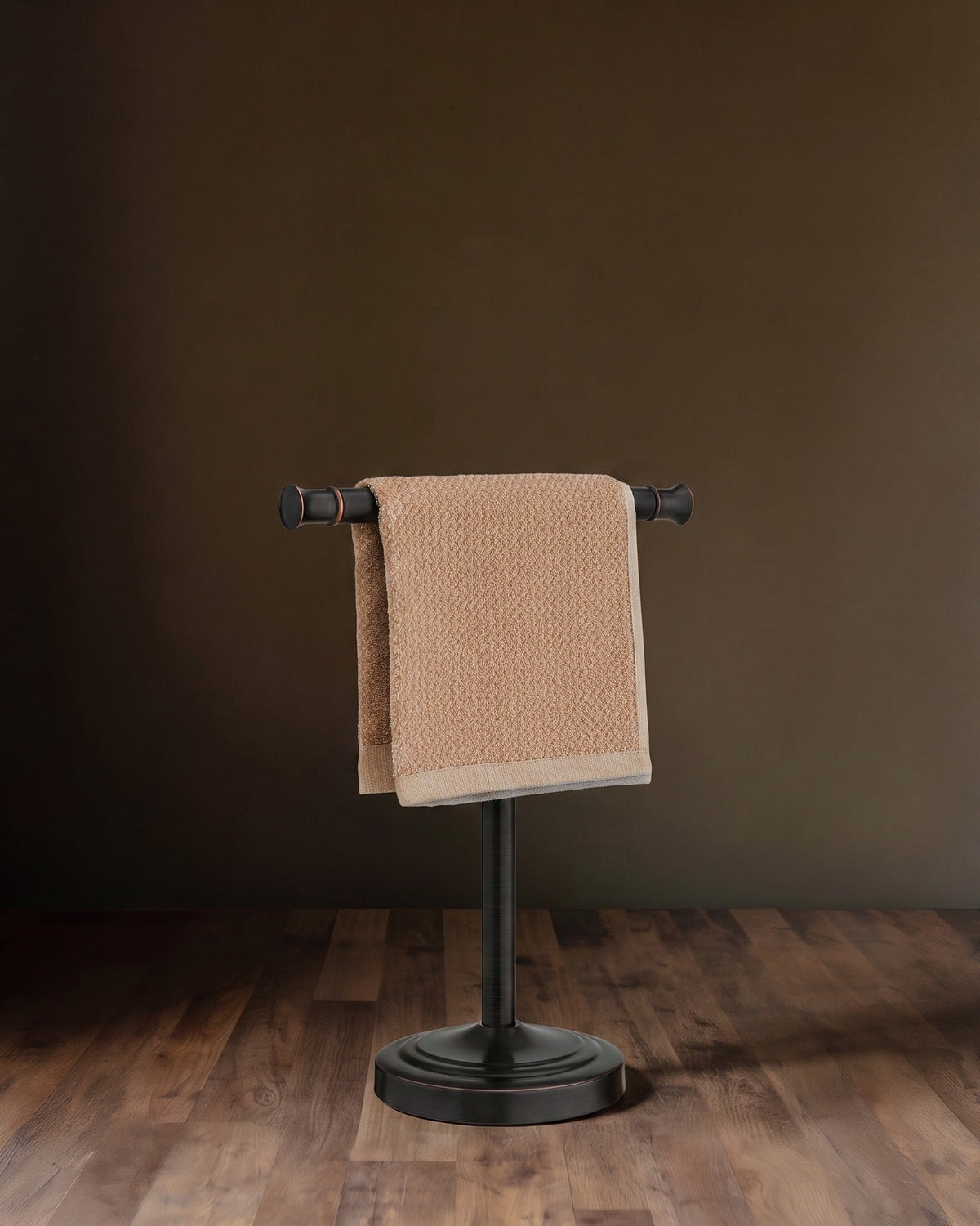 Support de serviettes autoportant Aurelia Classic en bronze huilé – Organisateur de comptoir en T pour salle de bain et cuisine