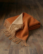 Un Souffle de Confort Naturel : Plaid en Soie de Mûrier Frangé - Terracotta/Camel