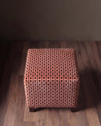 Le pouf repose-pieds Plaza Cube