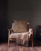 Le coussin Serengeti en velours coupé saphir
