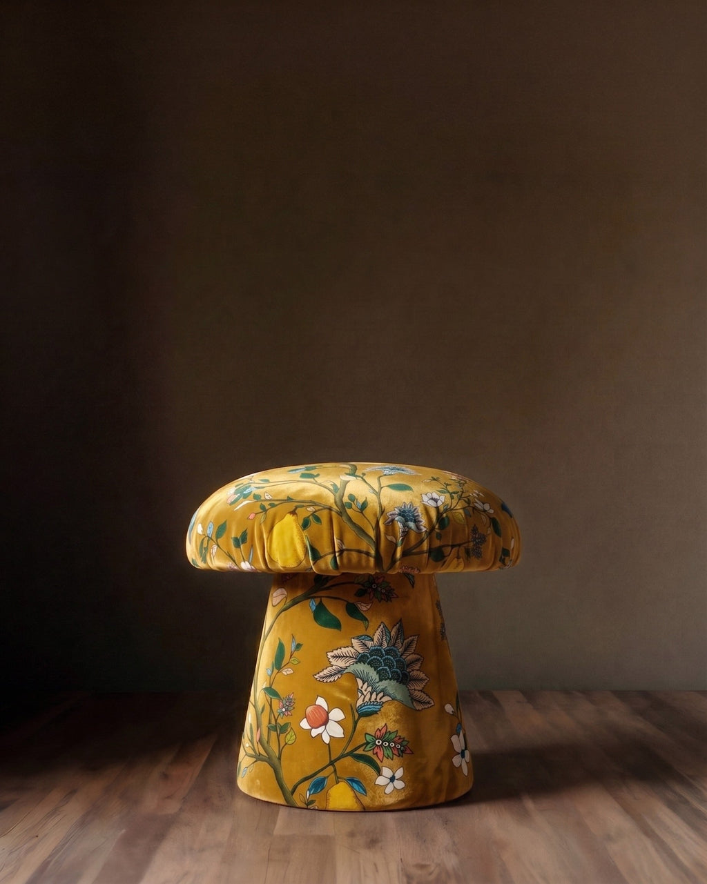 Le tabouret champignon de velours de la Serre Royale