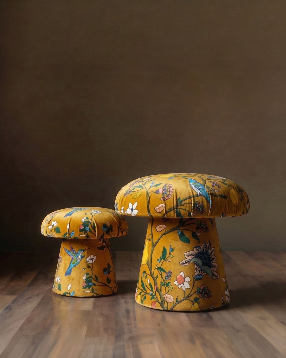 Le tabouret champignon de velours de la Serre Royale