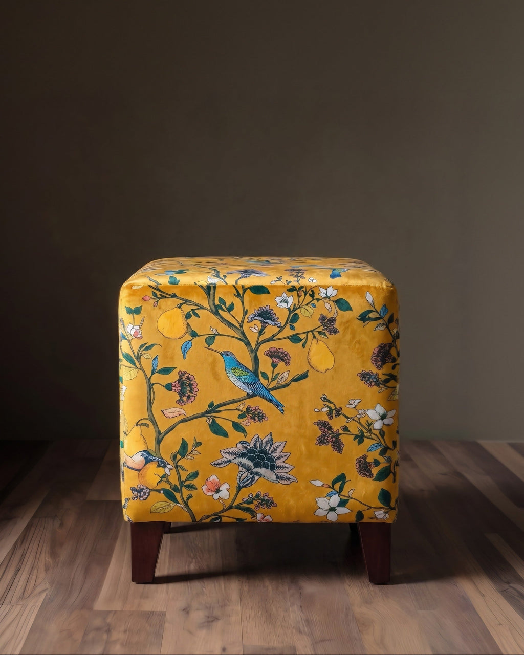 Le Pouf Repose-pieds en Velours Serre de la Reine