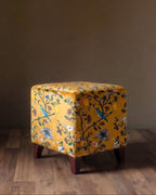Le Pouf Repose-pieds en Velours Serre de la Reine