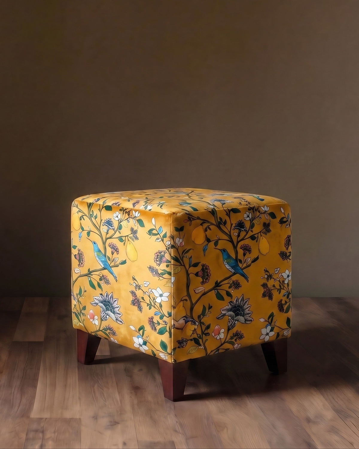 Le Pouf Repose-pieds en Velours Serre de la Reine