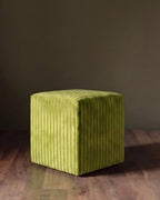 Barnaby, pouf carré en velours