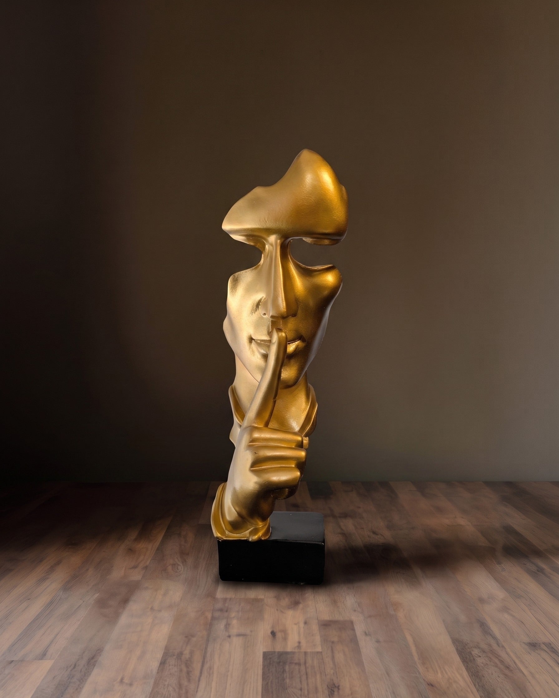 Décoration de pièce : La sculpture du Penseur silencieux