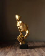 Décoration de pièce : La sculpture du Penseur silencieux