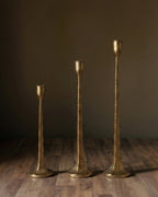 Les piédestaux coniques forgés à la main d'Or Doré