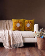 Le coussin d'appoint texturé Marigold Bloom