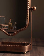 Miroir de courtoisie de table en bronze antique Evangeline avec plateau de rangement intégré
