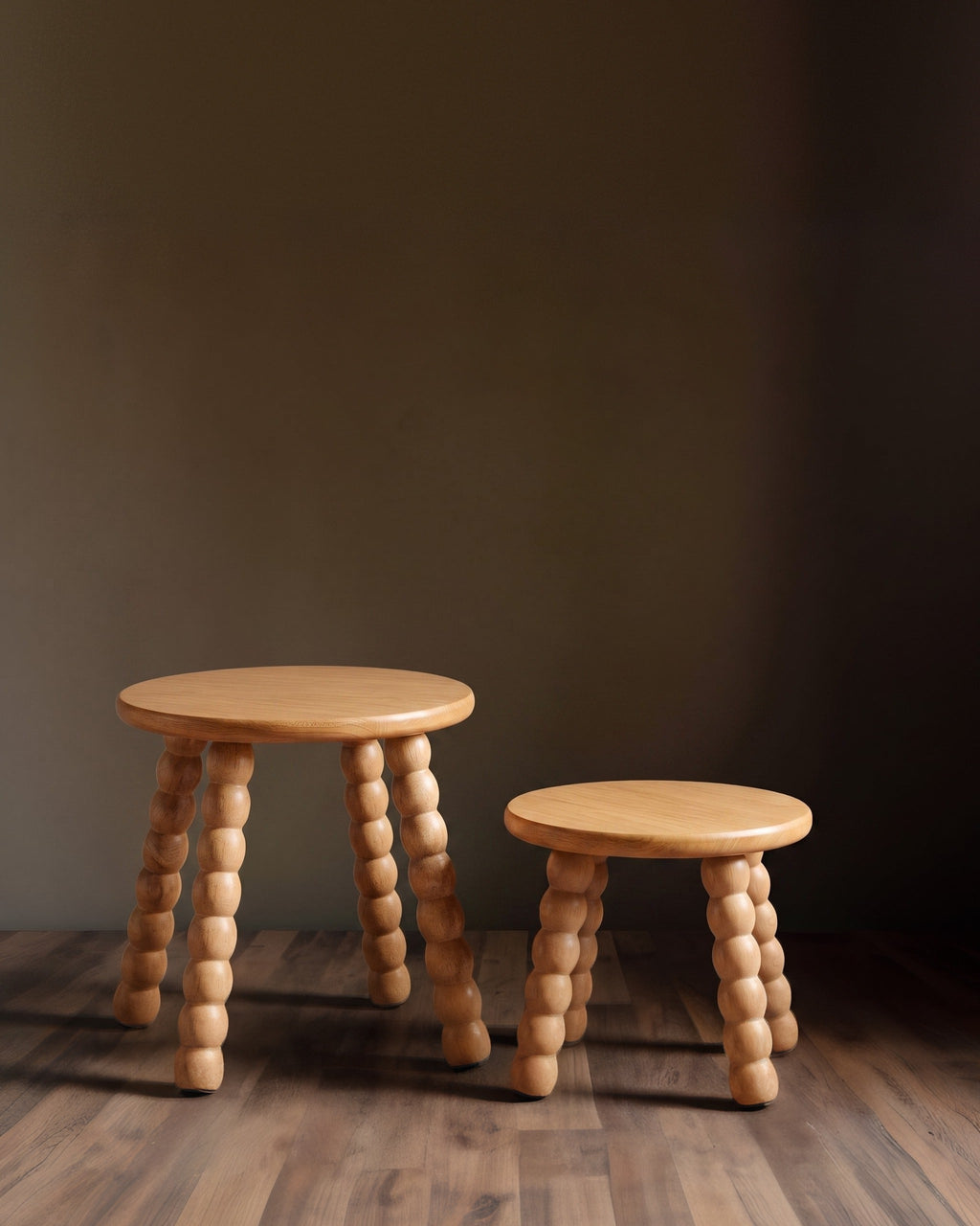 Le tabouret d'appoint et le piédestal Bobbin Column