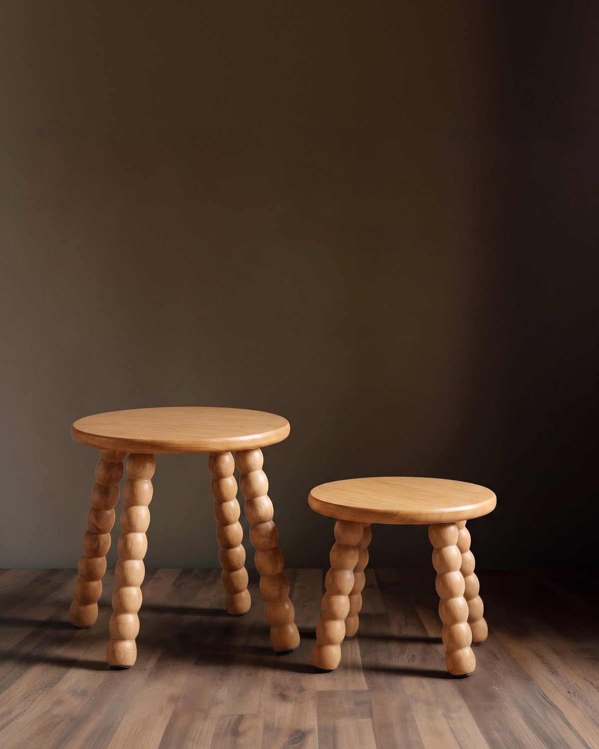 Le tabouret d'appoint et le piédestal Bobbin Column