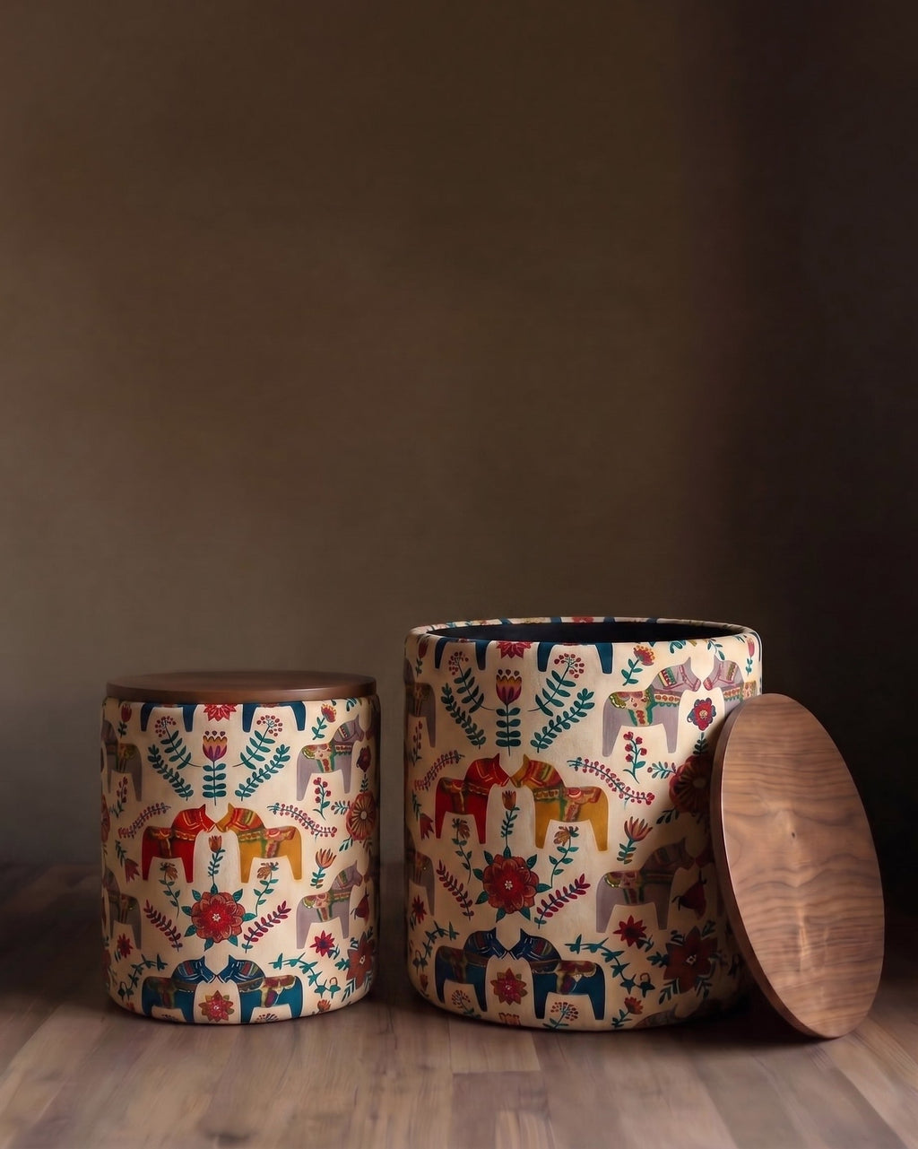 Le pouf de rangement Stockholm | Édition Cheval de Dalécarlie