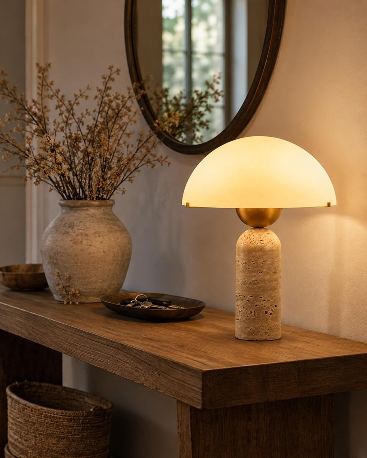 La lampe en travertin du pilier d'Aurélien