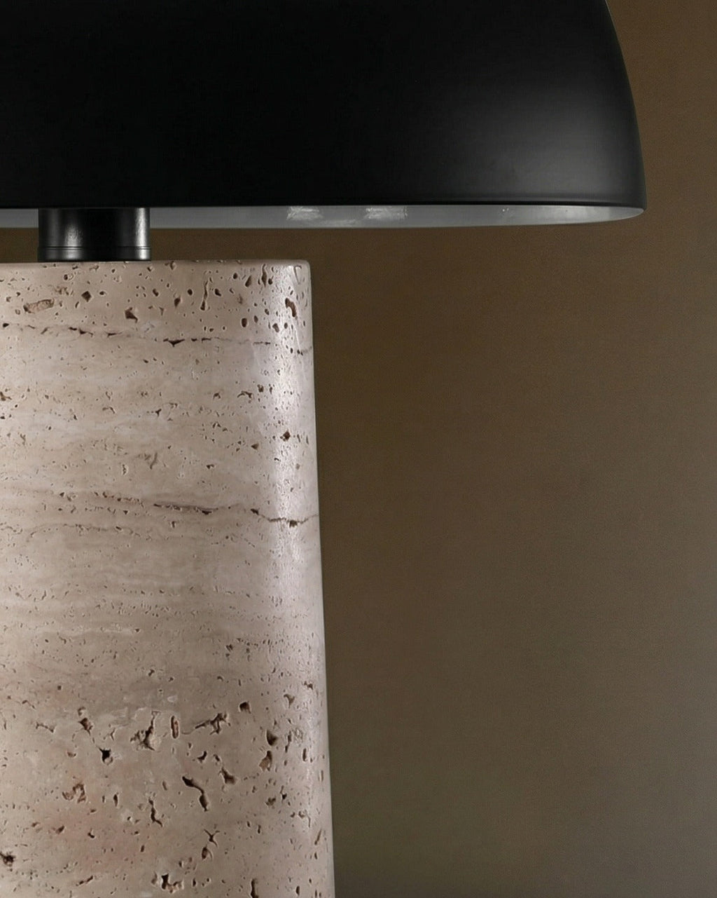 La Lampe de Table Petra Pillar