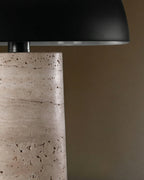 La Lampe de Table Petra Pillar