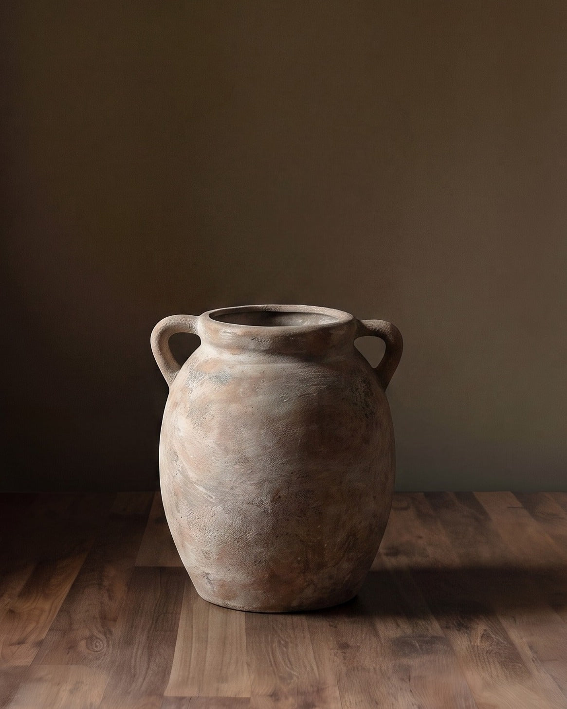 Le vase amphore en terre cuite patinée Artisan
