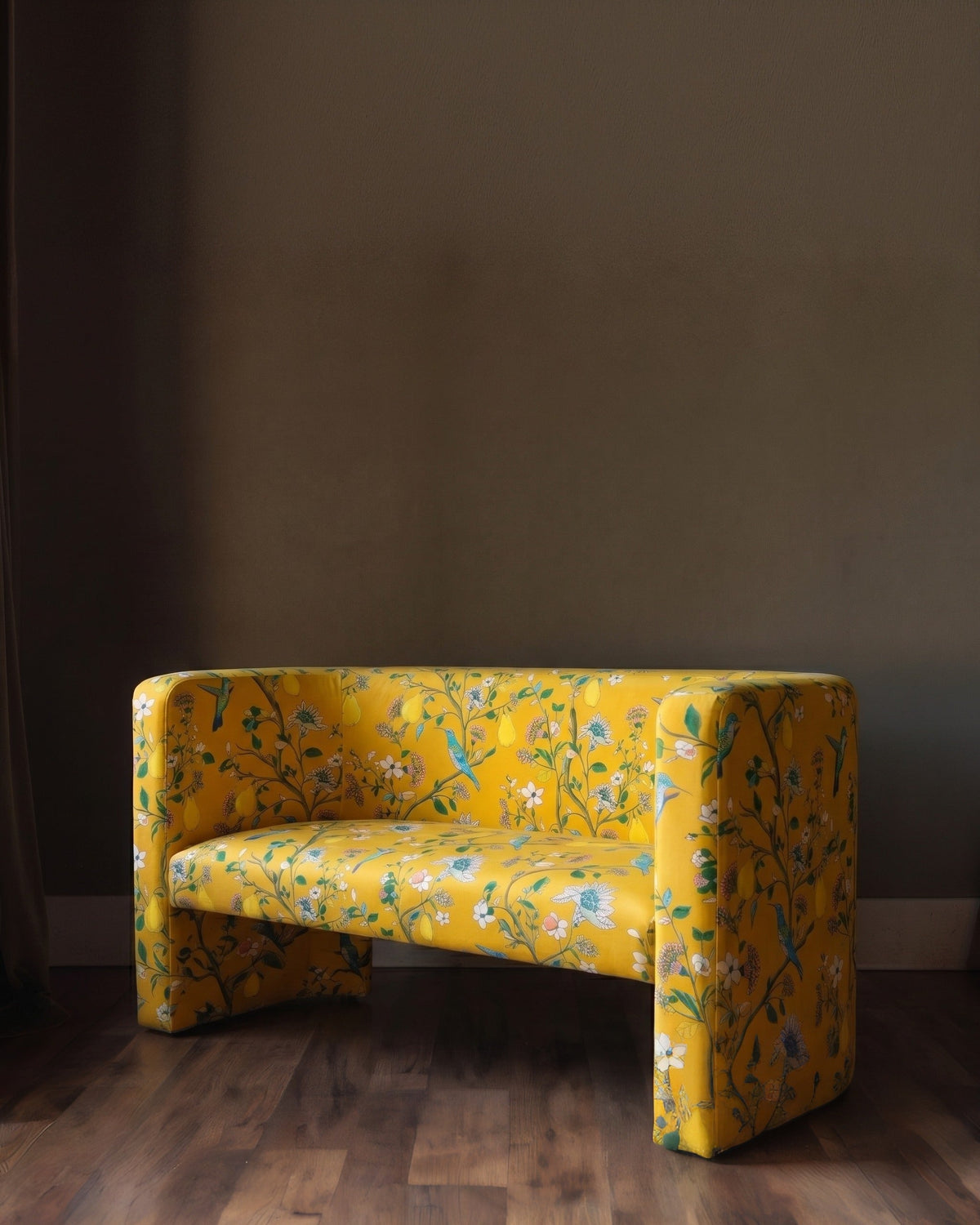 La Causeuse Queen Botanical Velvet